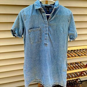 forever 21 woman’s size small Jean short sleeve dress with pockets denim